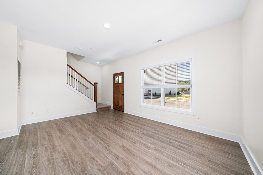 Building Photo - 1422 Spring Pointe Ln