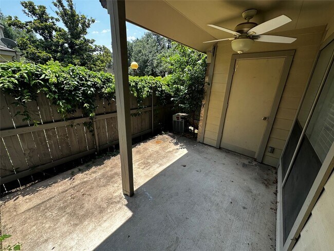 Building Photo - 11301 Jollyville Rd