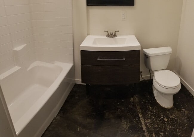 Building Photo - 5 bed 6 bath across street from Cal Poly c...