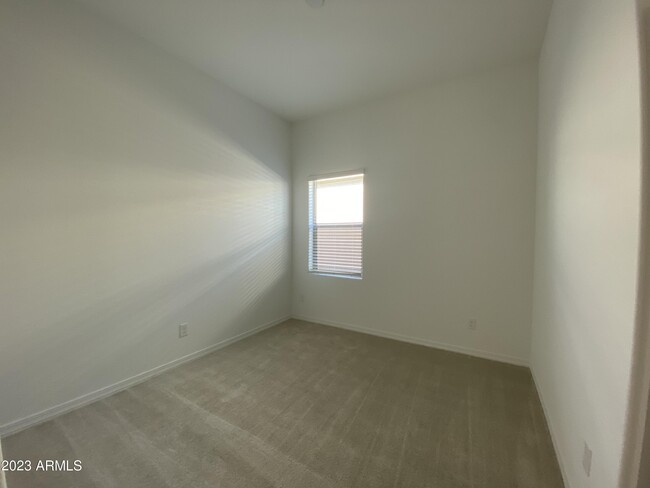 Building Photo - 442 W Golden Aspen Dr