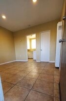 Building Photo - 105 E 8th St