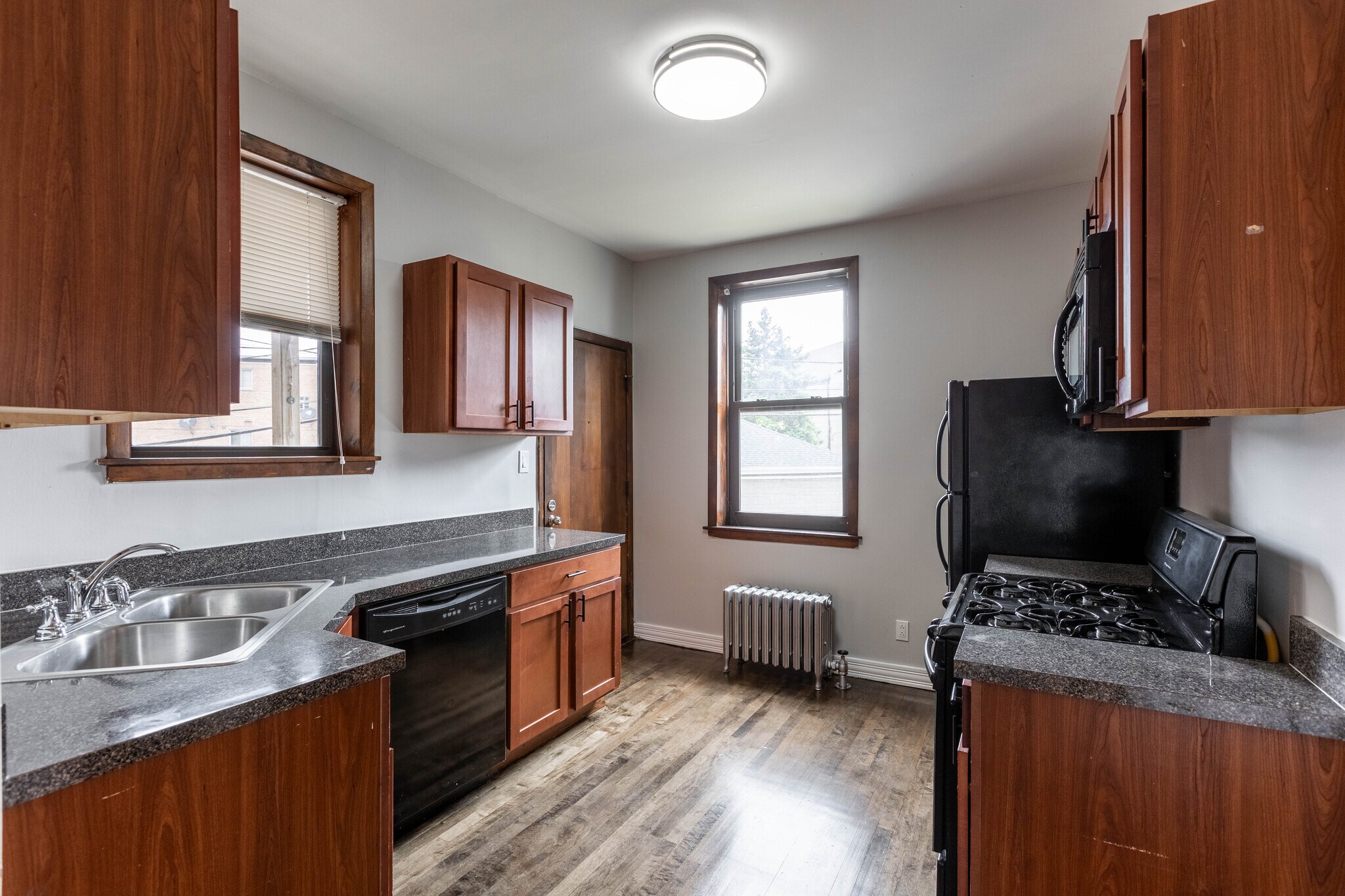 Building Photo - 3823 N Drake Ave