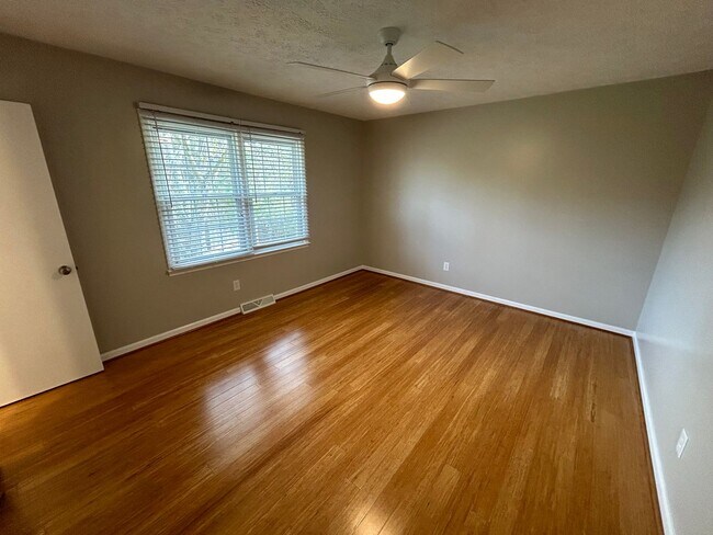 Building Photo - 29 Arrowhead Dr SE