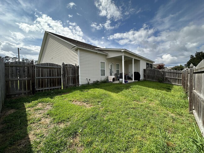 Building Photo - 1929 Leighton Dr