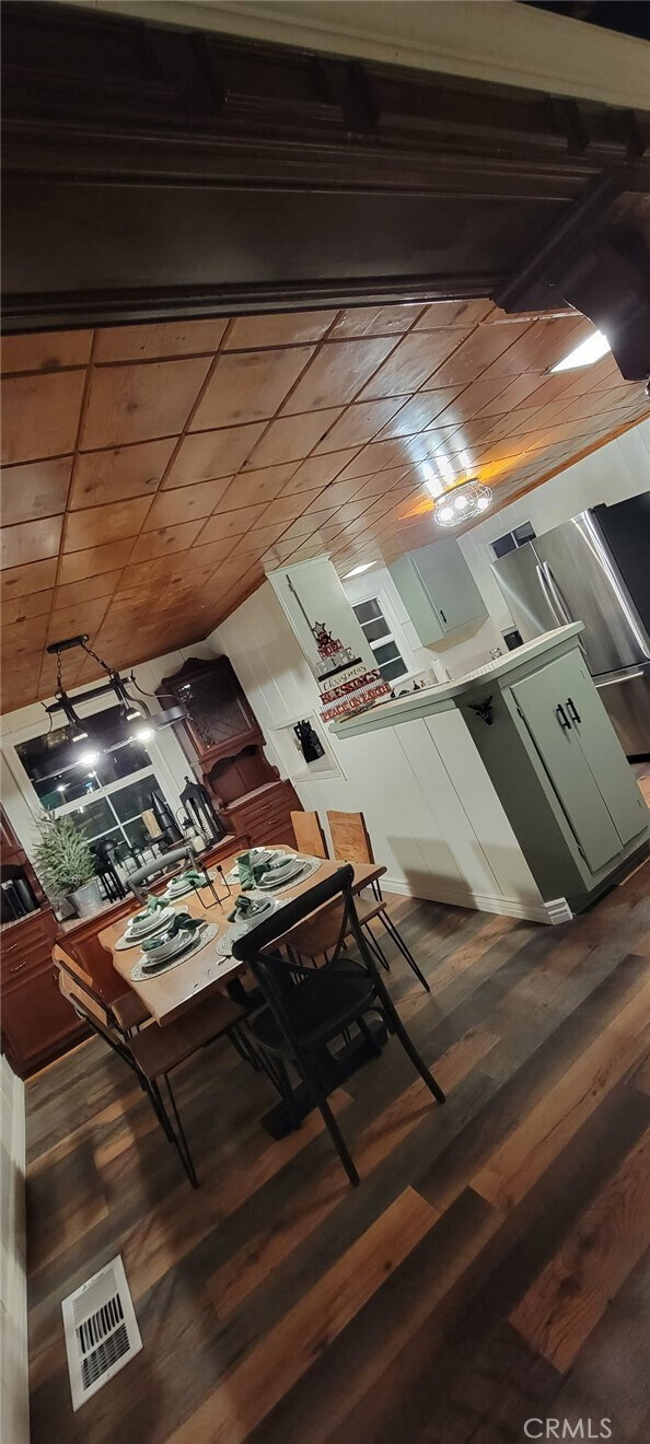 Building Photo - 1155 Lark Rd