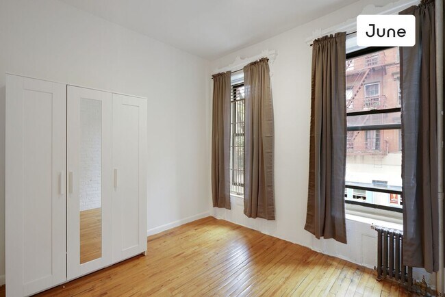 Primary Photo - ROOM ONLY in 2-bed/1.0-bath Home