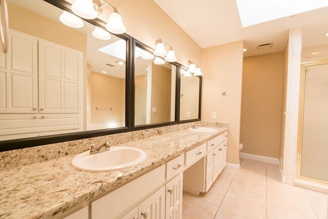 Building Photo - 14816 Sopras Cir