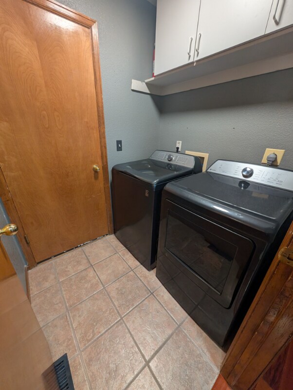 Building Photo - 4208 Stoneridge Dr