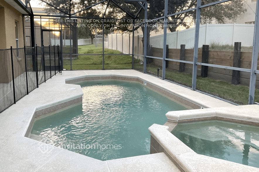 Building Photo - 204 Tower View Dr E