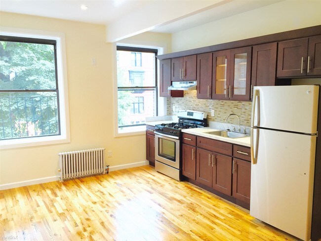 Primary Photo - 170 New York Ave