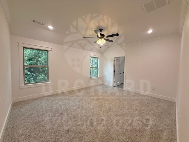 Building Photo - 12 Kinross Dr