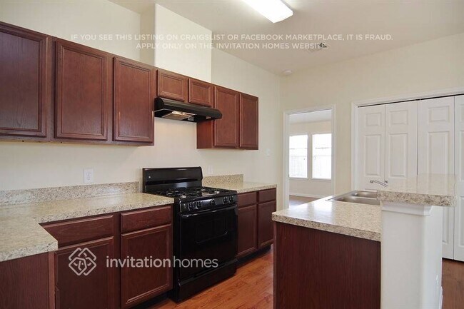 Building Photo - 18743 N Lyford Dr