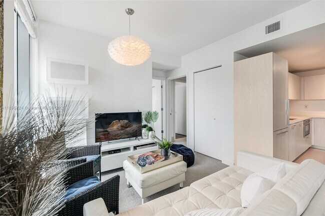 Building Photo - 501 NE 31st St