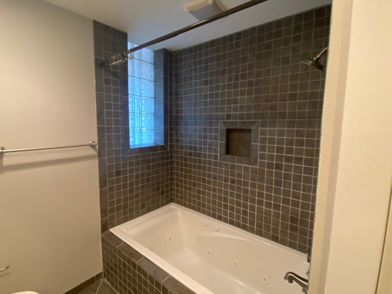 Building Photo - 1231 Bardstown Rd