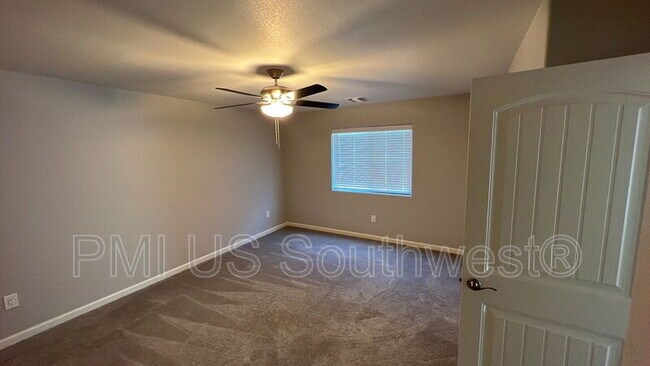 Building Photo - 5018 S Rosemary Dr