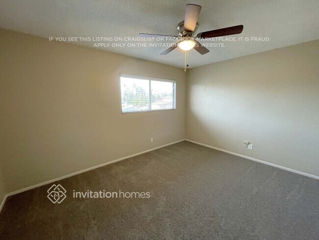 Building Photo - 1217 E Radbard St