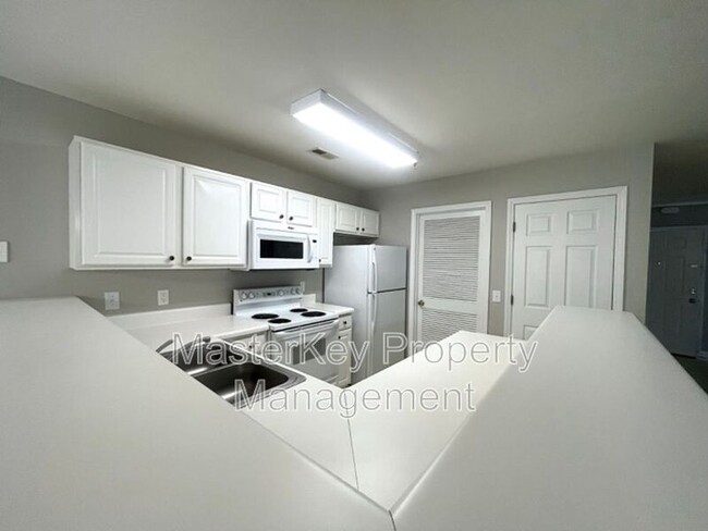 Building Photo - 1113 Chenille Dr