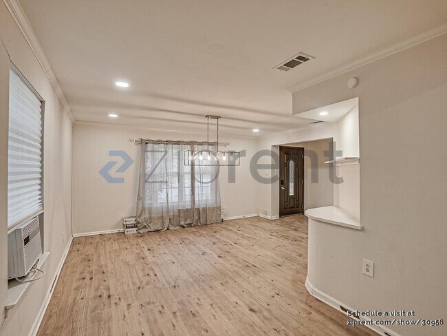 Building Photo - 8826 Bruton Rd