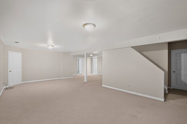 Building Photo - 16801 Old Field Ln