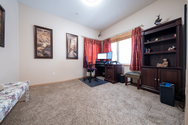 Building Photo - 5157 Yuma Ln N