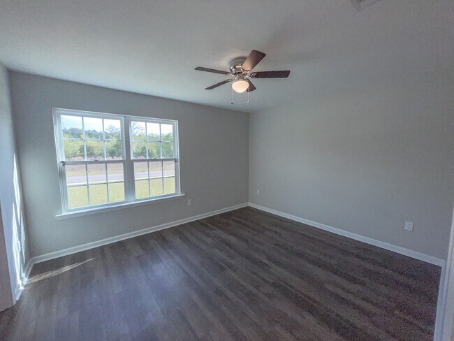 Building Photo - 202 Evans Ter