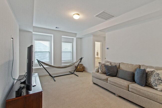 Building Photo - 12335 Summerbrook Dr