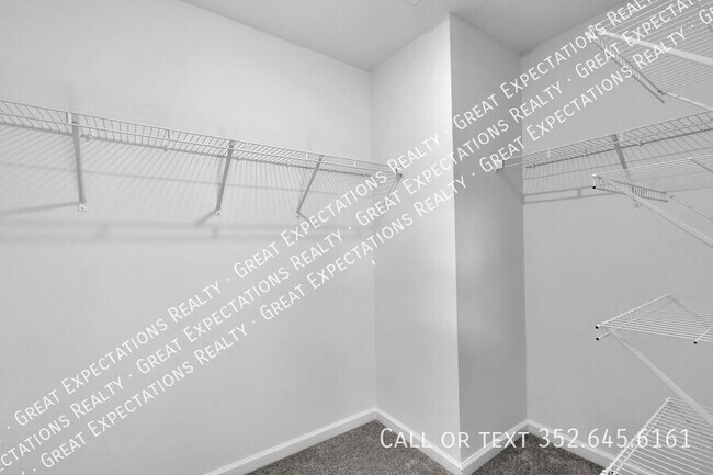 Building Photo - 4859 SW 81st Lp