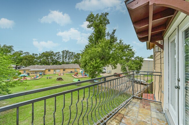Building Photo - 11025 Robin Hood Ct