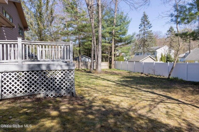 Building Photo - 17 Cedarwood Drive