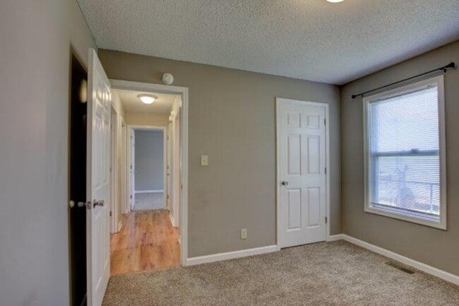 Building Photo - 1822 Harbor Dr