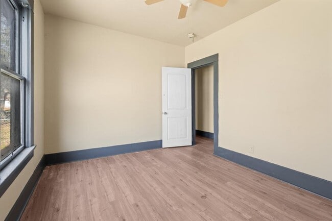 Building Photo - 213 6th Ave NW