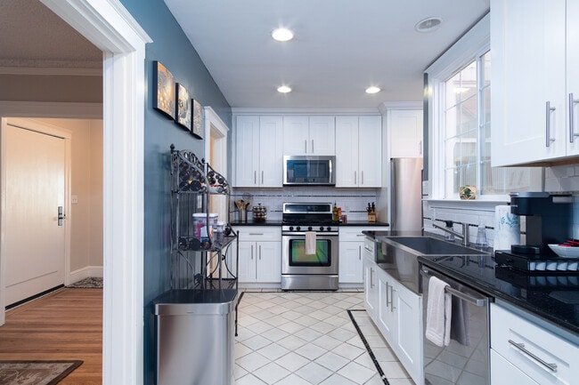 Kitchen - 1211 34th Ave