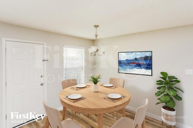 Building Photo - 1610 Cliffbrook Dr