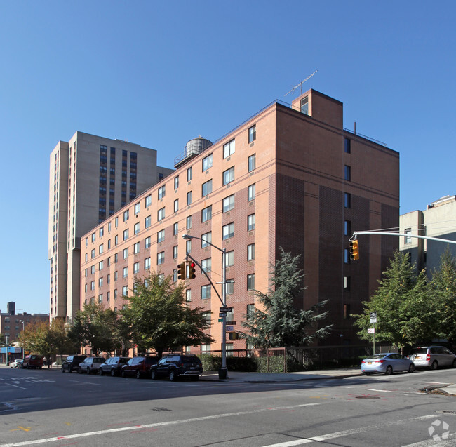Building Photo - Victory One