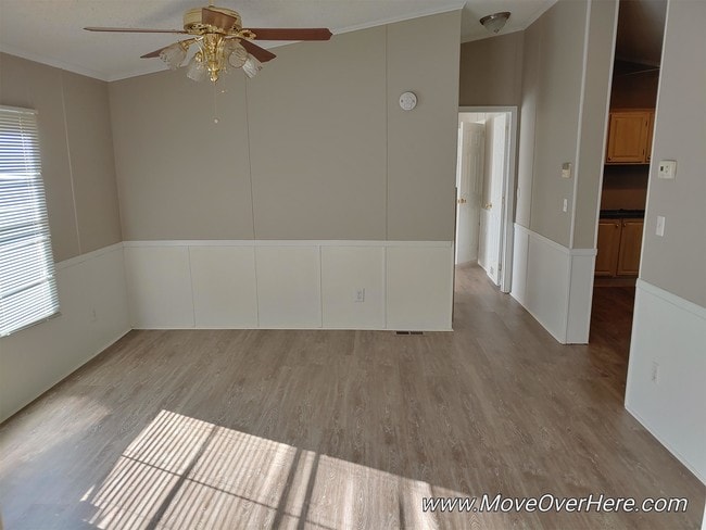 Building Photo - 402 Country Walk Ln