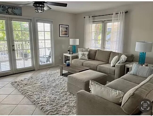 Building Photo - 56 Golf Club Dr