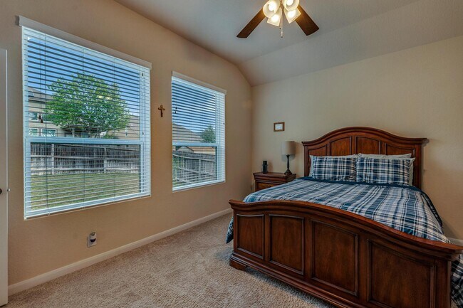 Building Photo - 12515 Ponder Ranch