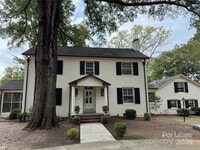 Building Photo - 2610 Providence Rd