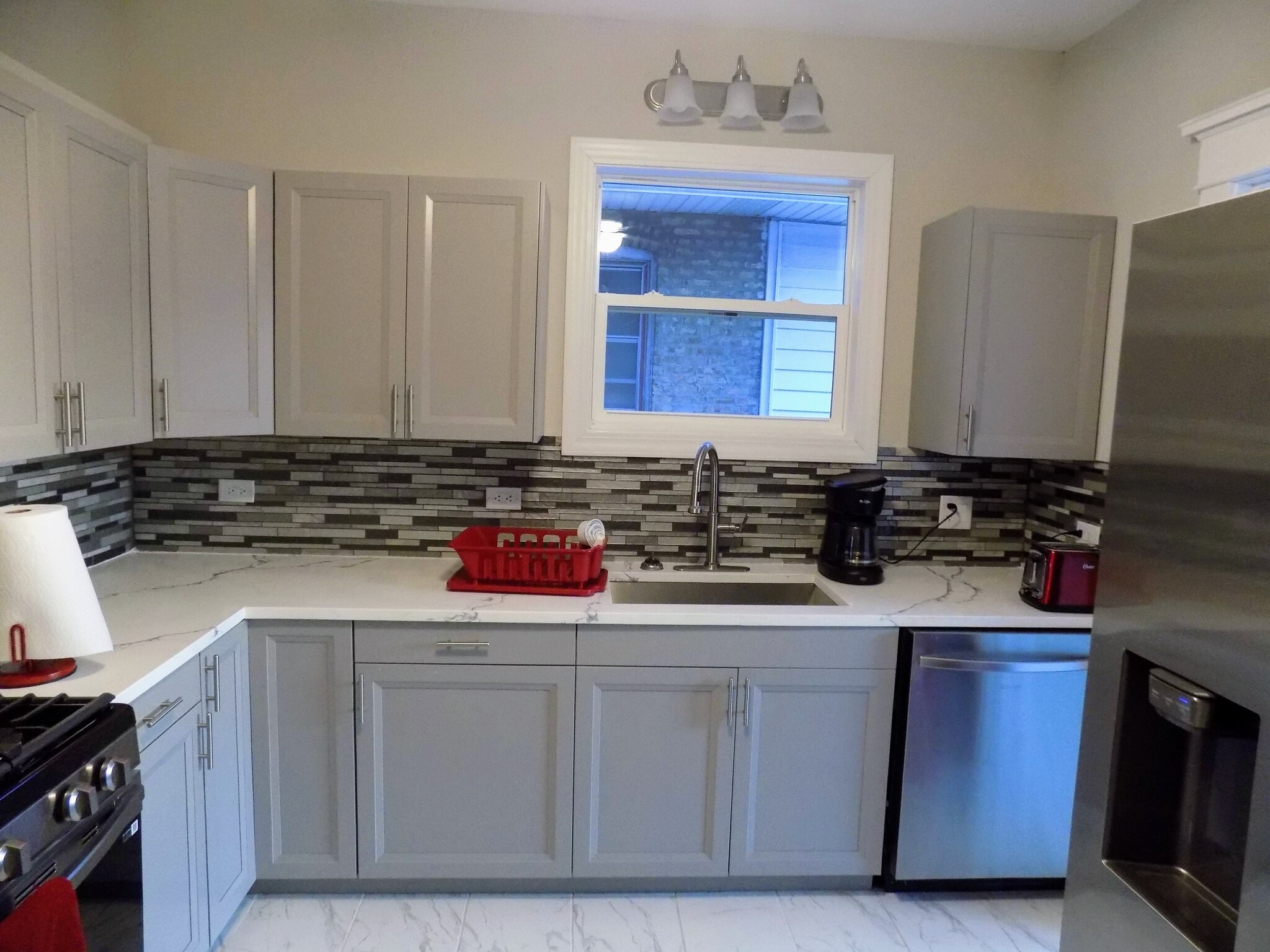 Building Photo - 434 N Pine Ave