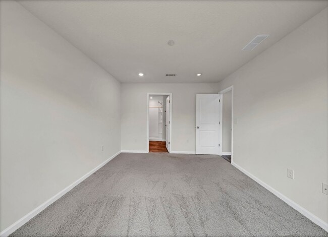 Building Photo - 1035 Limpkin St