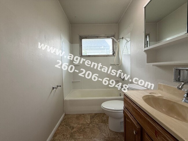 Building Photo - Special Move in Offer- $200 Off First Mont...