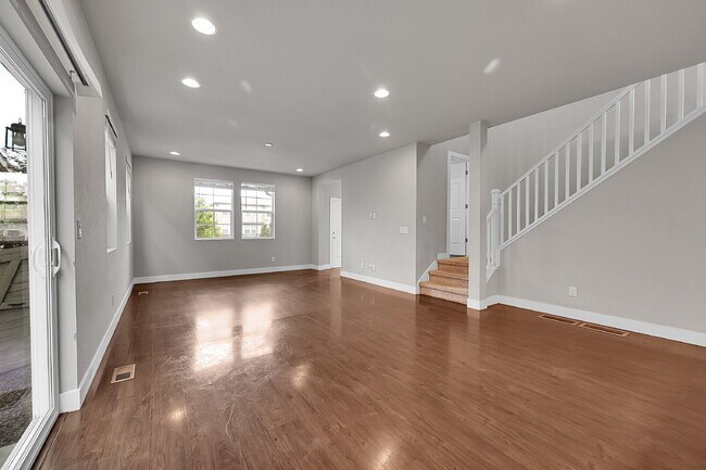 Building Photo - $2,750.00 - 3 Bedrooms, 2.5 Bathrooms, Sin...