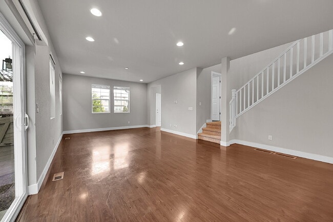 Building Photo - $2,850.00 - 3 Bedrooms, 2.5 Bathrooms, Sin...