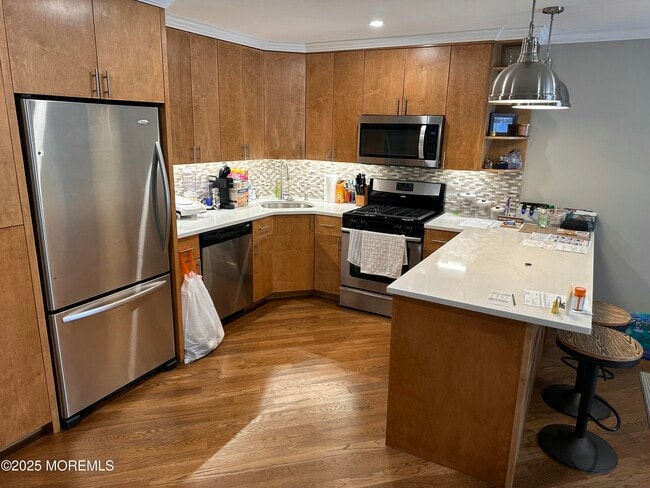 Building Photo - 303 Sunset Ave