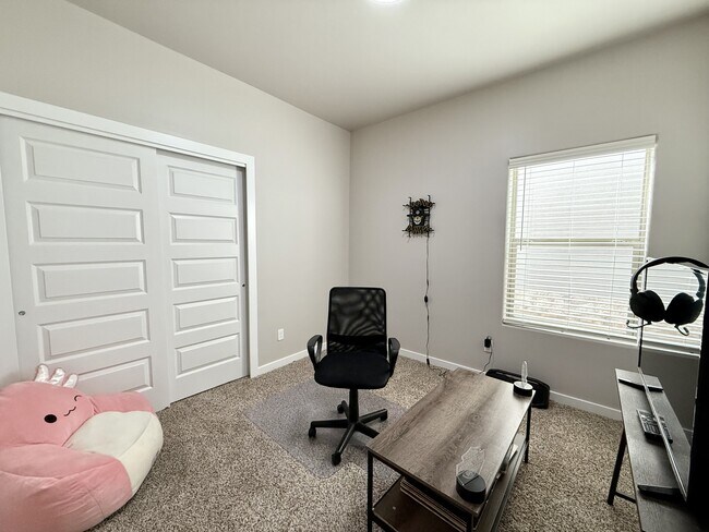 Building Photo - 51069 Purple Mat Ave