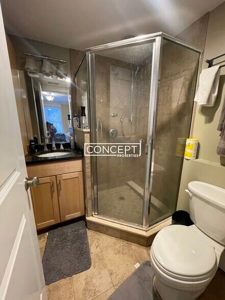 Building Photo - 15 Eldora St