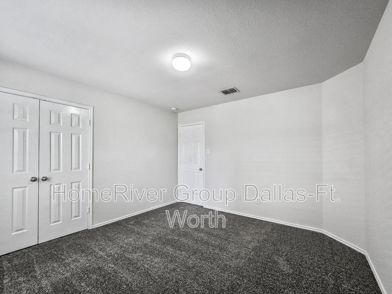 Building Photo - 4012 Country Ln
