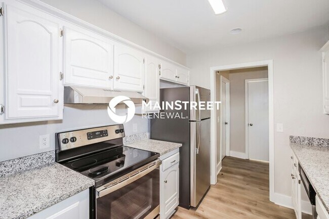 Building Photo - 3 Bedroom Pet-Friendly Home in Edmond, OK with Main Street Renewal