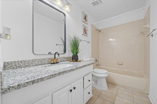Building Photo - 13623 Country Green Ct