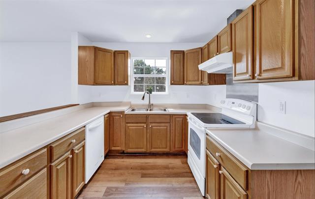 Building Photo - 530 SE 2nd St